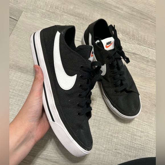 Nike Shoes - Black & White Nike Court Legacy Canvas Size 8.5